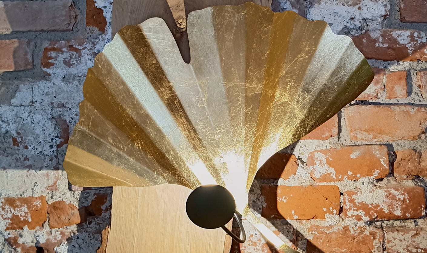 Ginko Wandleuchte GT 2024 1410x837 NOVA Wandleuchte in Form eines Ginkoblatts